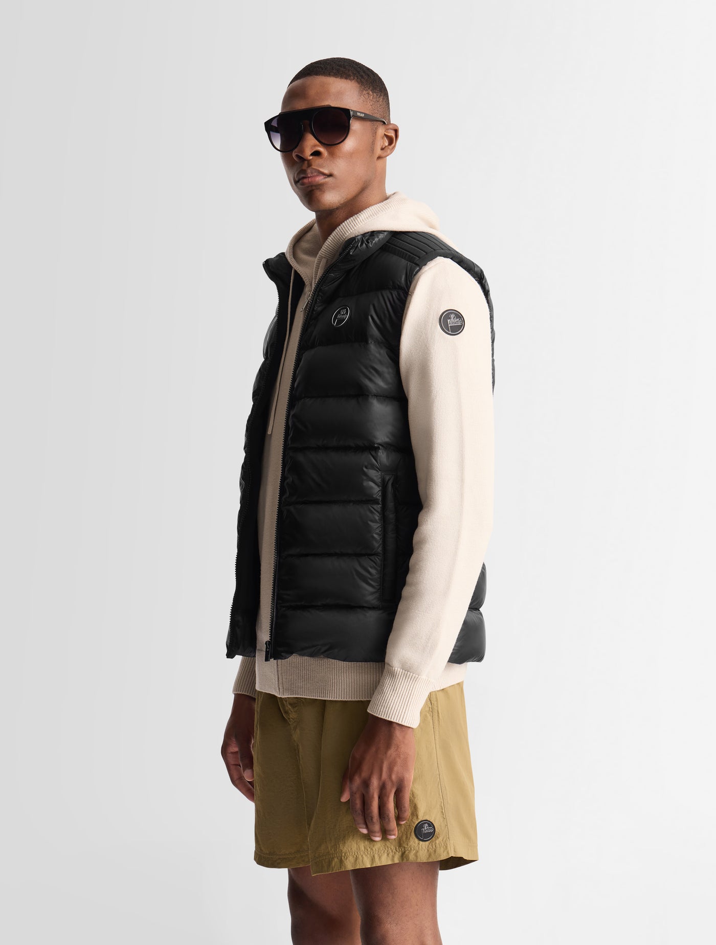 SLEEVELESS JACKETS