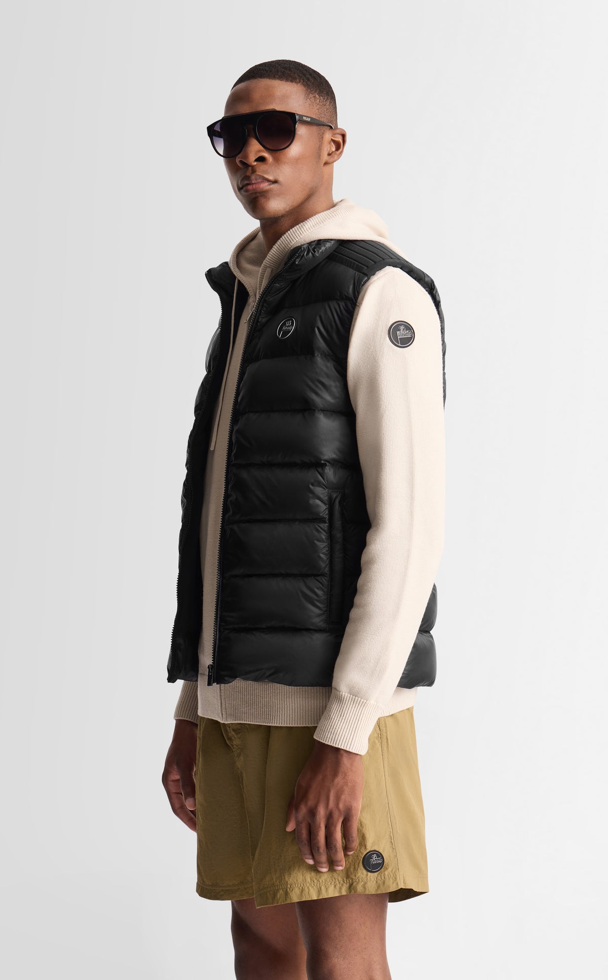 SLEEVELESS JACKETS
