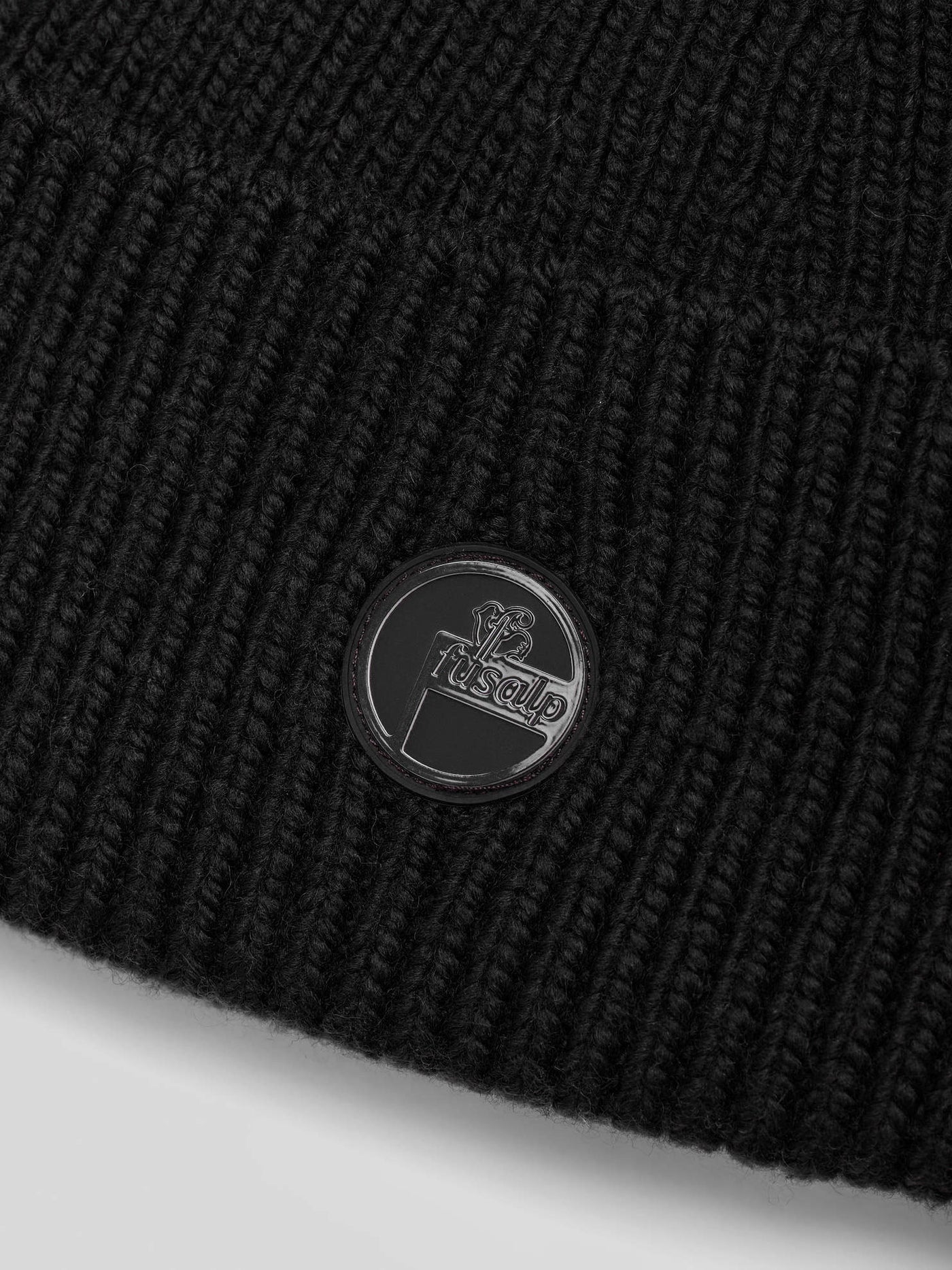 KNIT BEANIE