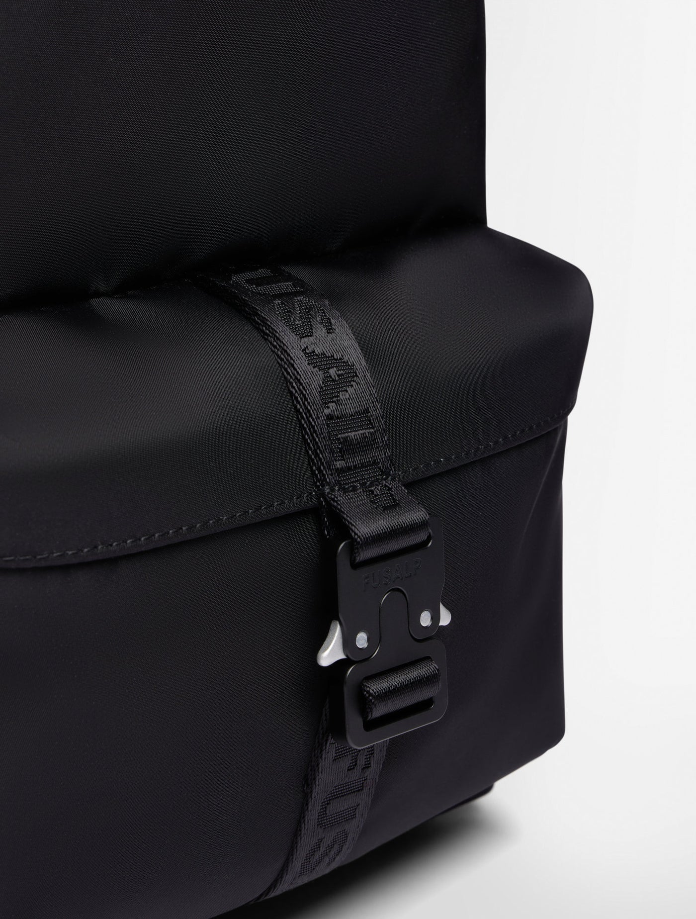 VOIR LES SACS ET POCHETTES