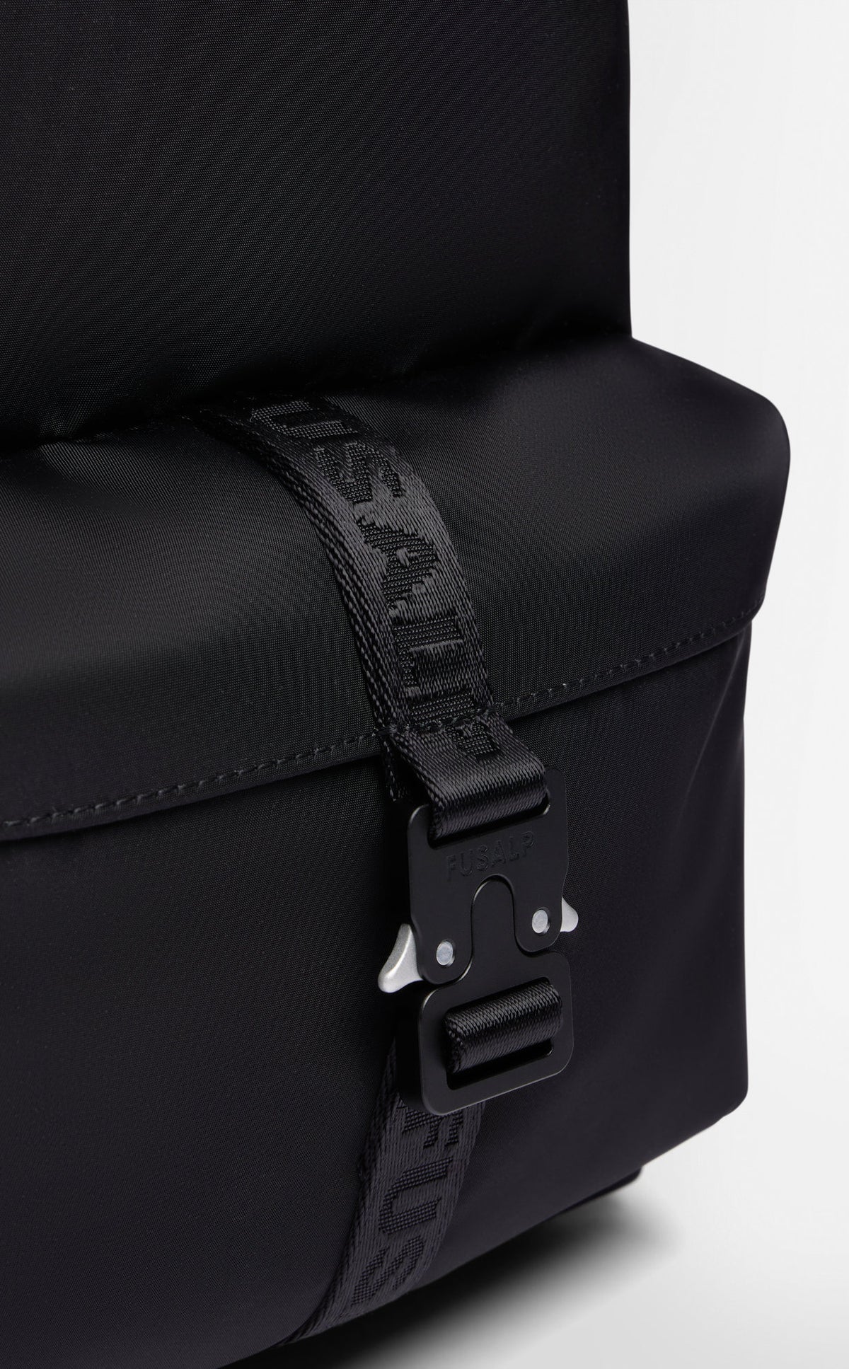 VOIR LES SACS ET POCHETTES