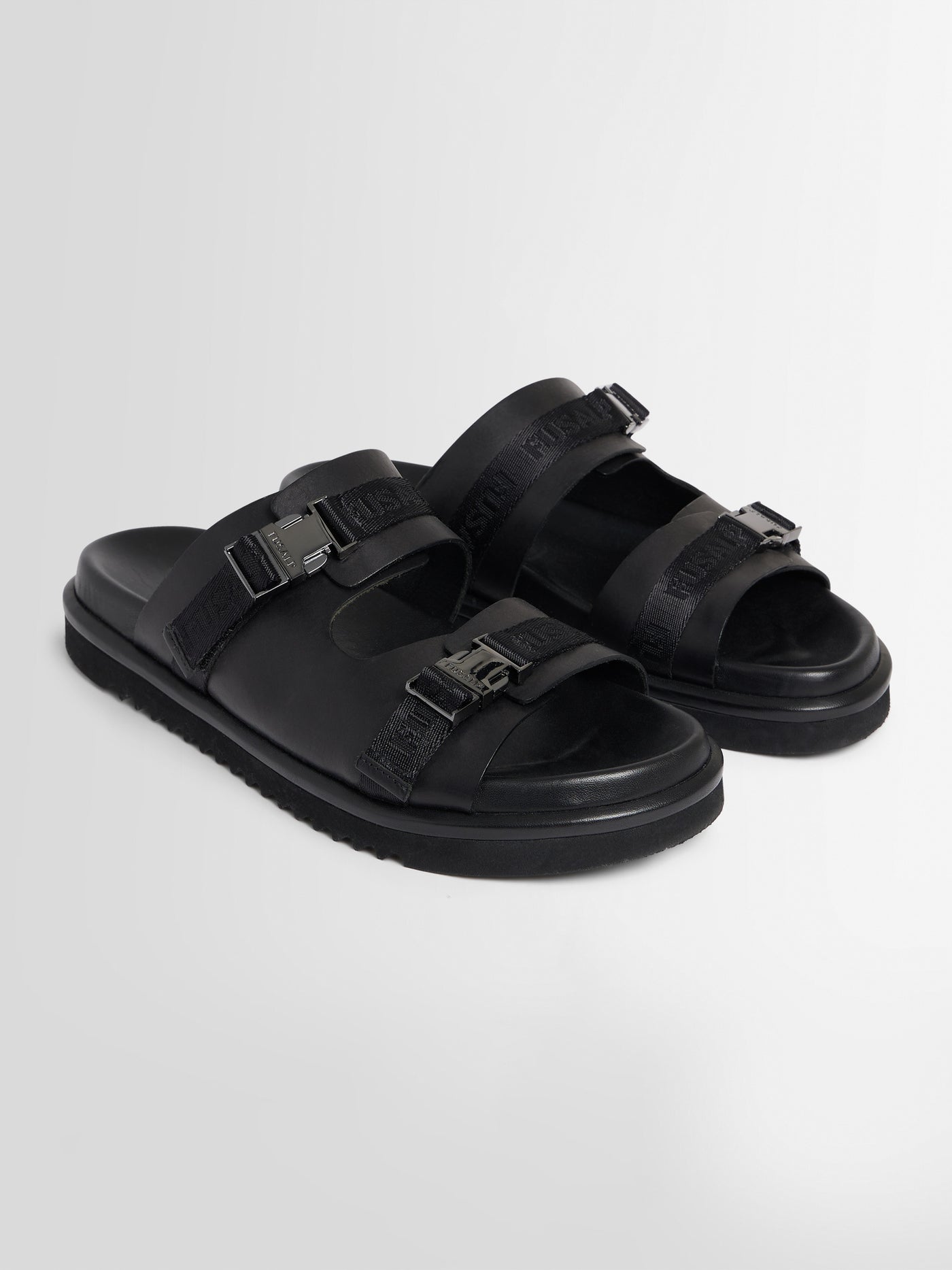 SANDAL M
