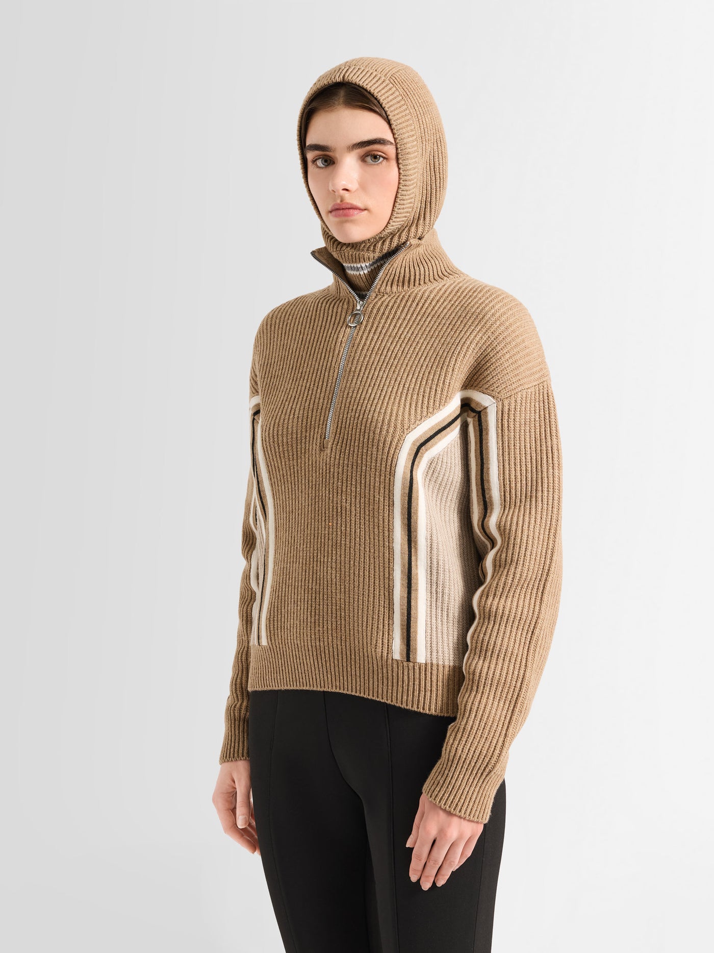 MIRALA SWEATER