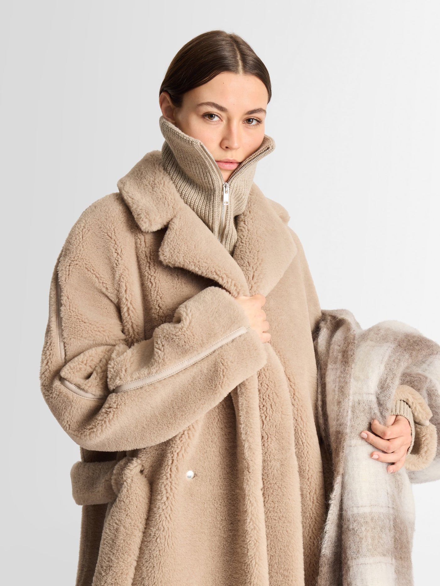TYHOVA COAT