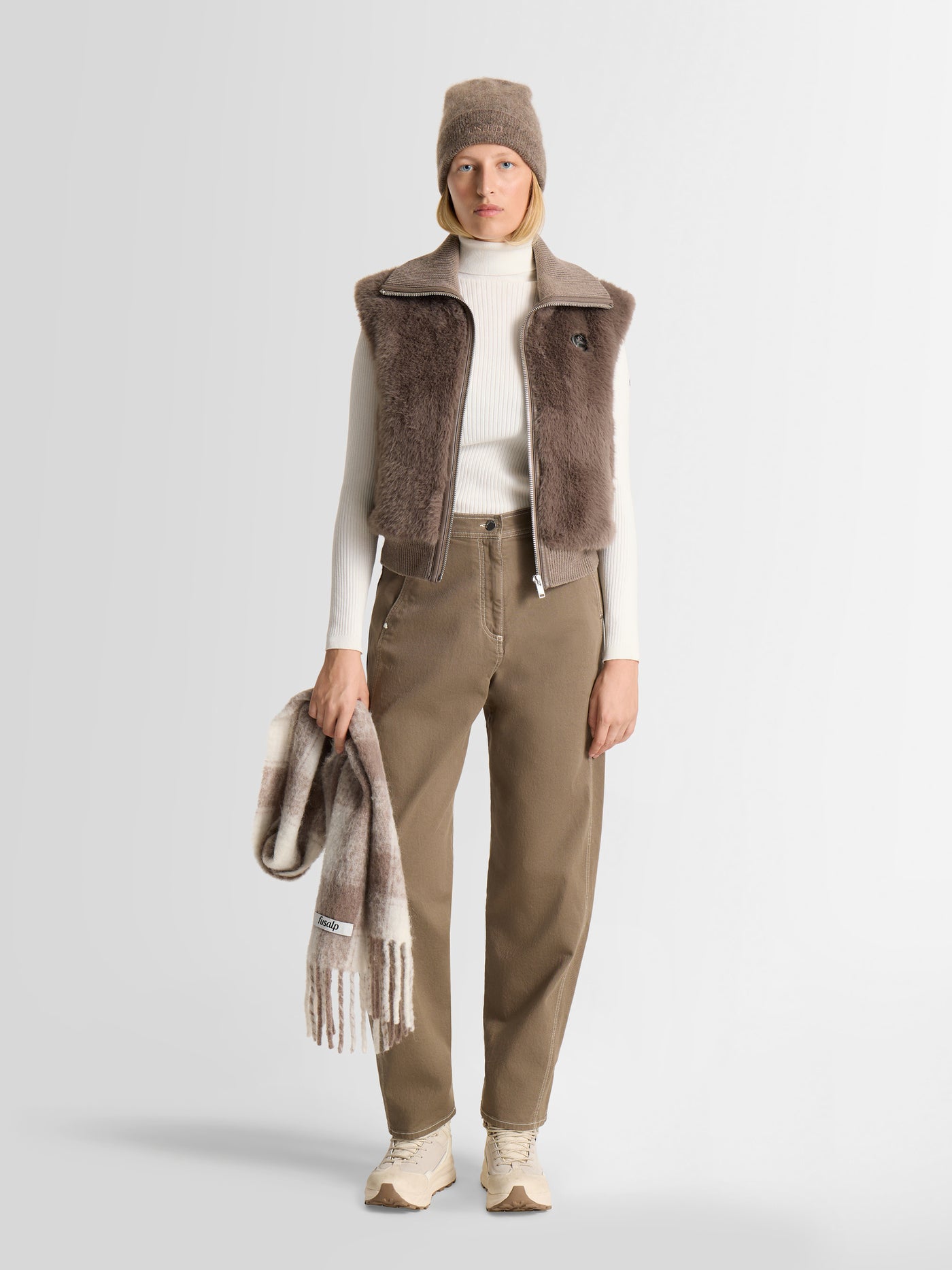 VESTE SANS MANCHES PIAGAE